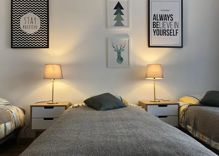 דירה A Place Like Wiewiorcza גדנסק